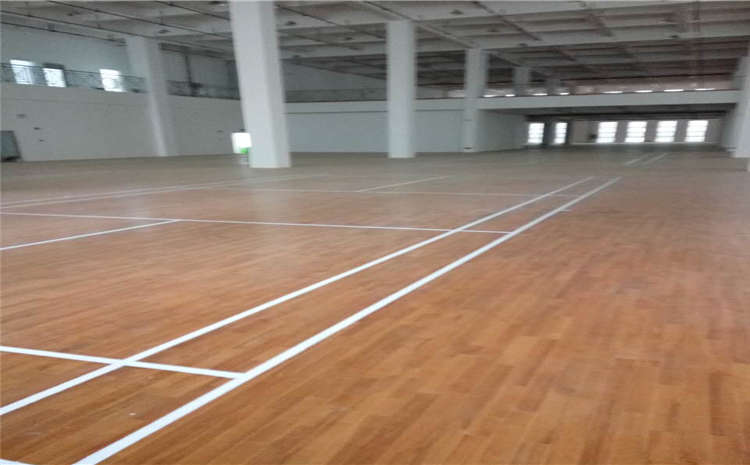 柞木體育運(yùn)動(dòng)地板怎么翻新