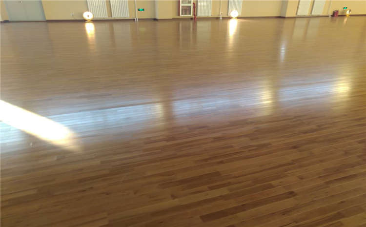 室內(nèi)籃球木地板的壽命