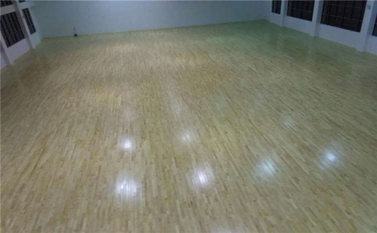 籃球館木地板生產(chǎn)基地 運(yùn)動(dòng)木地板品牌