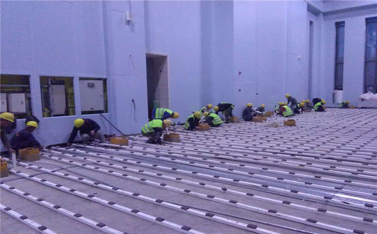 籃球場(chǎng)木地板怎么翻新？