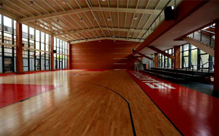 內(nèi)蒙古楓樺木實(shí)木運(yùn)動地板價格是多少