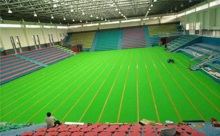 正確地保養(yǎng)與維護(hù)實(shí)木運(yùn)動地板尤為重要_1