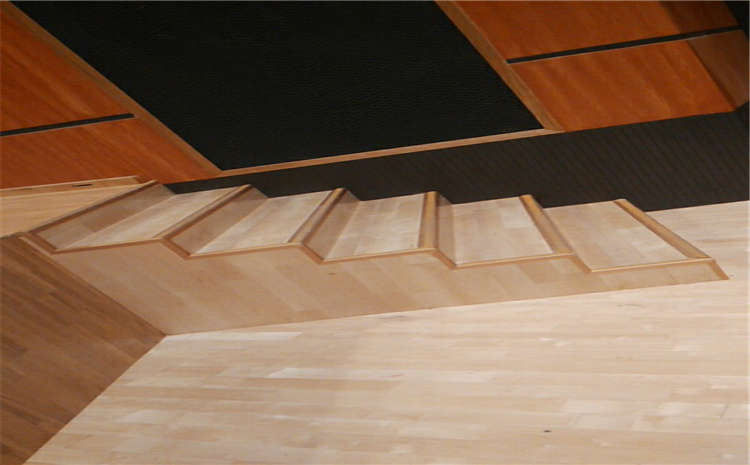 松木羽毛球館木地板報價