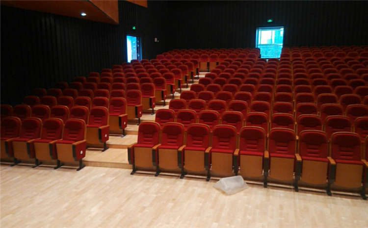 20厚籃球場(chǎng)地木地板廠家去哪找？