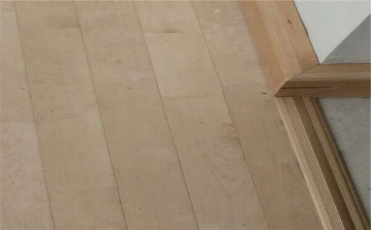 體育實(shí)木運(yùn)動地板鋪建完成后若何驗(yàn)收？