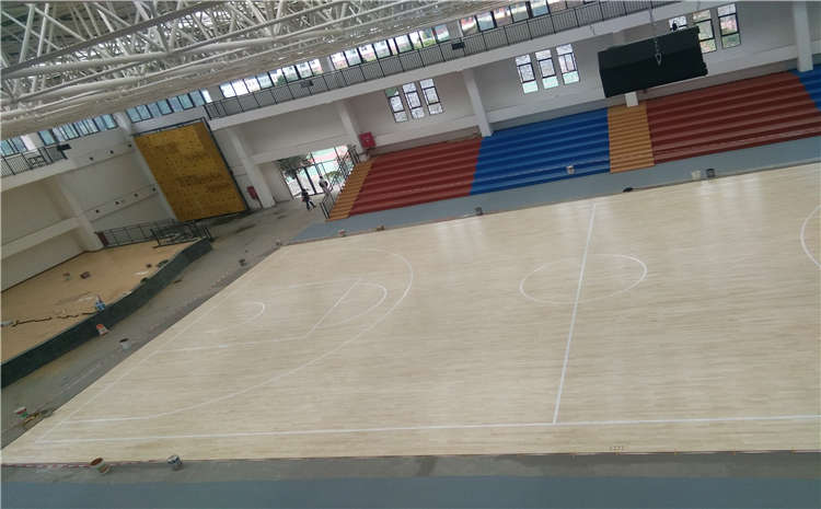 專業(yè)的風(fēng)雨操場地板廠家去哪找？