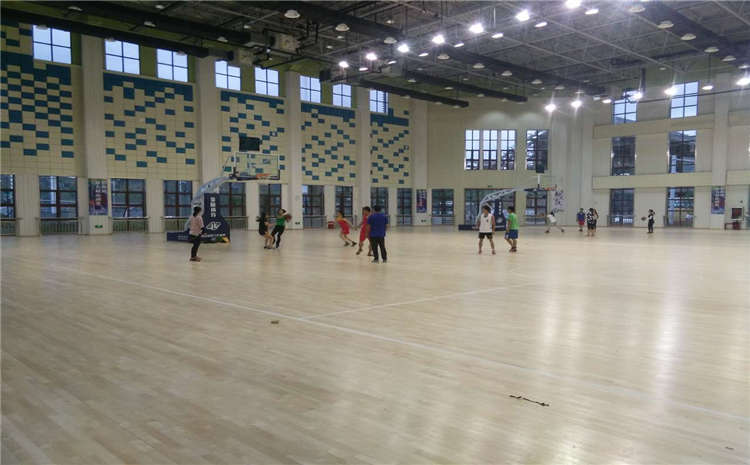 南昌專業(yè)實木運動地板打磨翻新