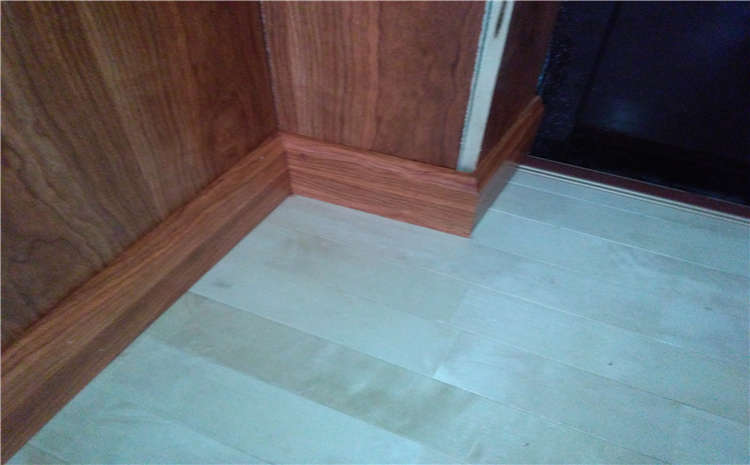 內(nèi)蒙古柞木實木運(yùn)動地板報價