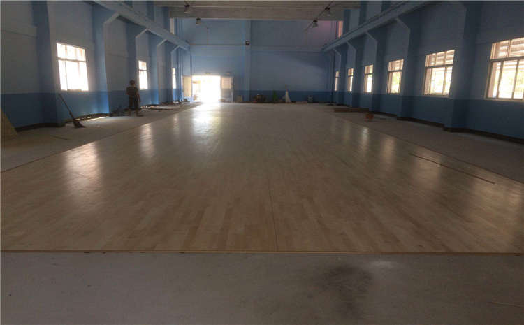 浙江楓樺木實木運(yùn)動地板廠家直銷