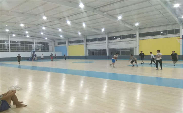 22厚風(fēng)雨操場地板一般多少錢？