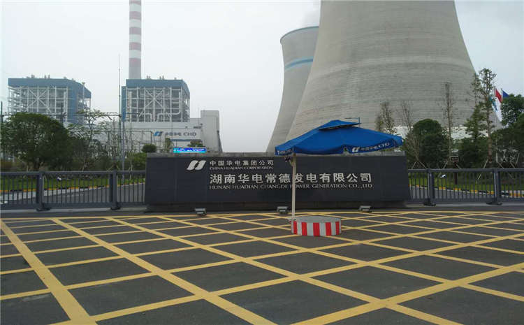 體育木地板橡膠木一般多少錢？