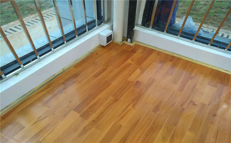 山東運(yùn)動(dòng)木地板廠