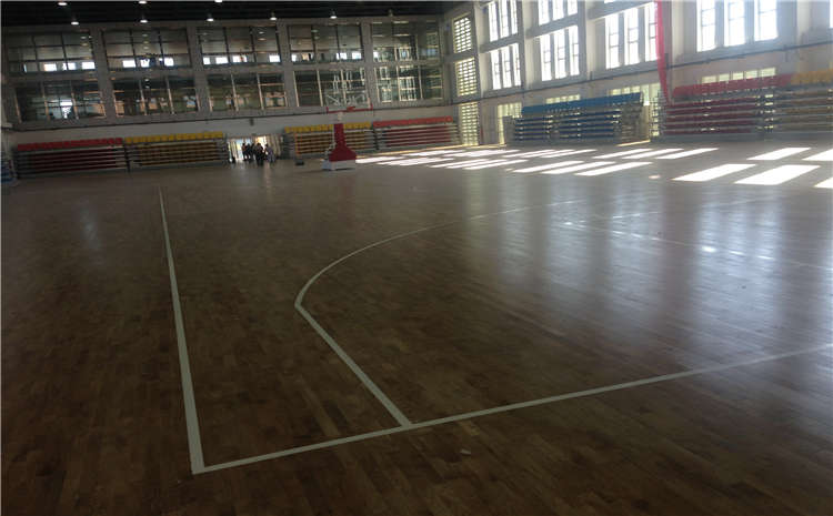 柞木體育運動地板怎么翻新