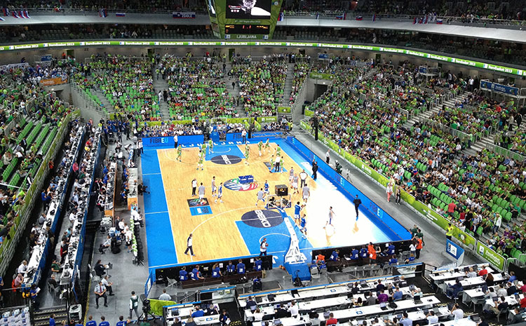 24厚羽毛球館木地板安裝工藝