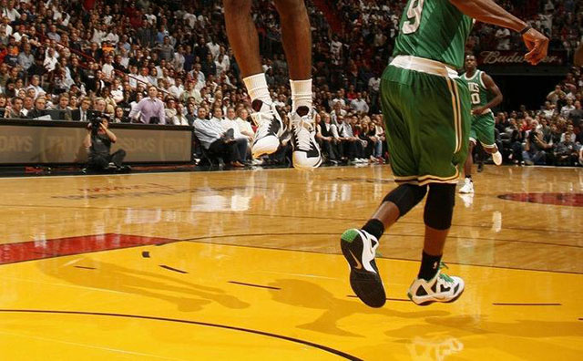 體育木地板結(jié)節(jié)有哪些分類？