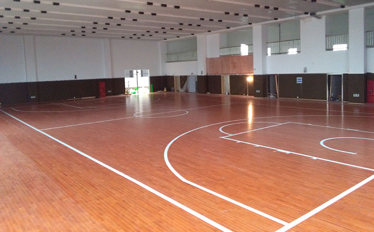 山東實(shí)木運(yùn)動(dòng)地板多少錢一平方