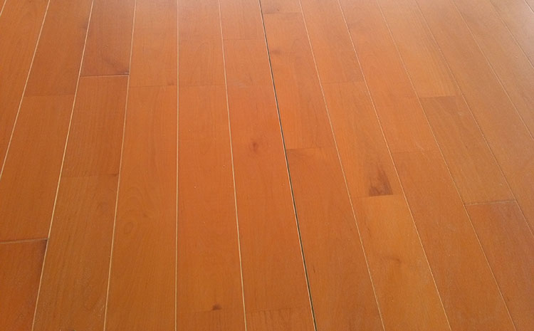 籃球場(chǎng)楓木運(yùn)動(dòng)木地板的清潔及保養(yǎng)