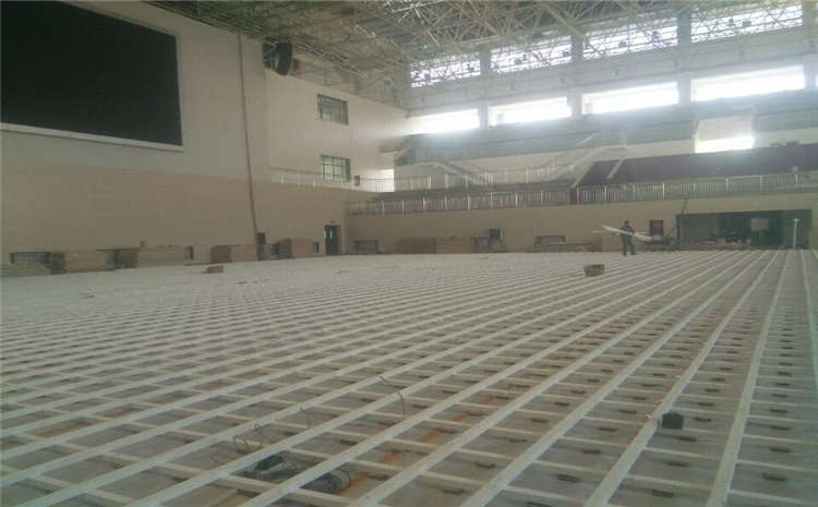 松木籃球運(yùn)動地板怎么維修？