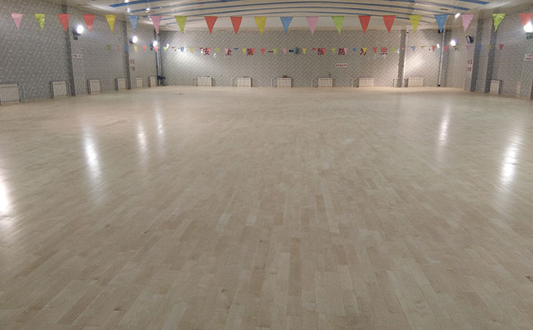 貴陽專業(yè)實(shí)木運(yùn)動(dòng)地板施工