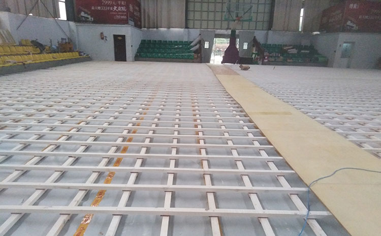 專(zhuān)業(yè)的NBA籃球場(chǎng)木地板批發(fā)價(jià)格