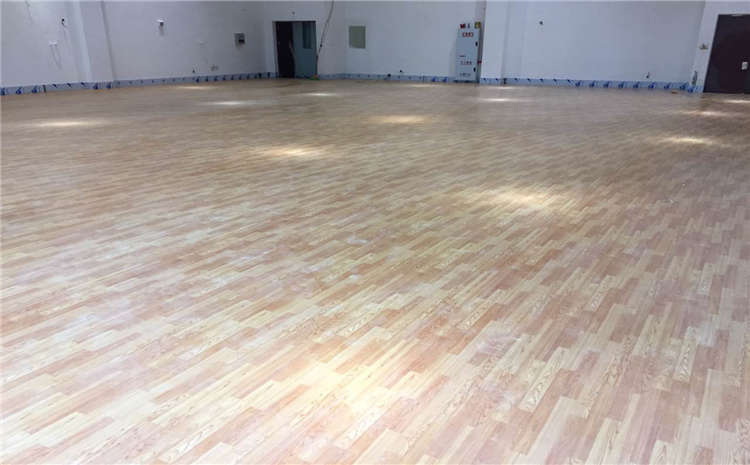 拼接板體育木地板安裝工藝