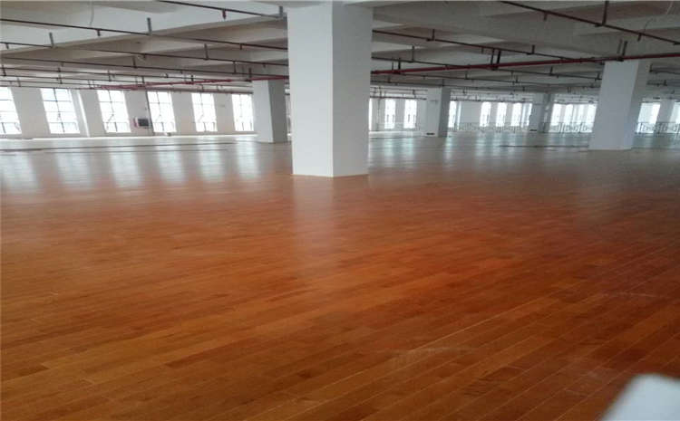 籃球場木地板怎么翻新？