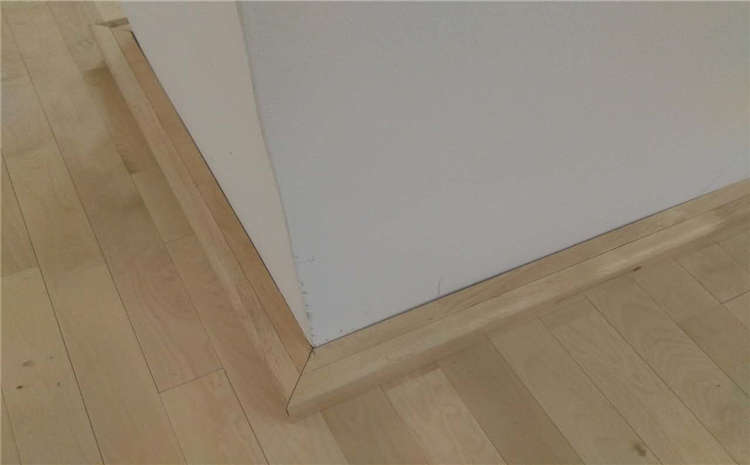 柞木舞臺實木地板怎么翻新？