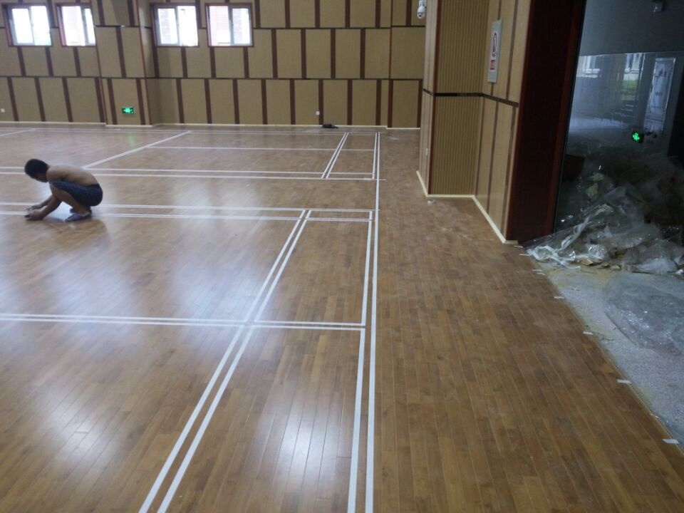 體育木地板