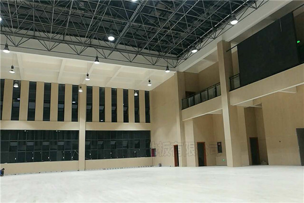 四川瀘州市敘永縣城西實驗學(xué)校運動木地板鋪設(shè)工程案例-3