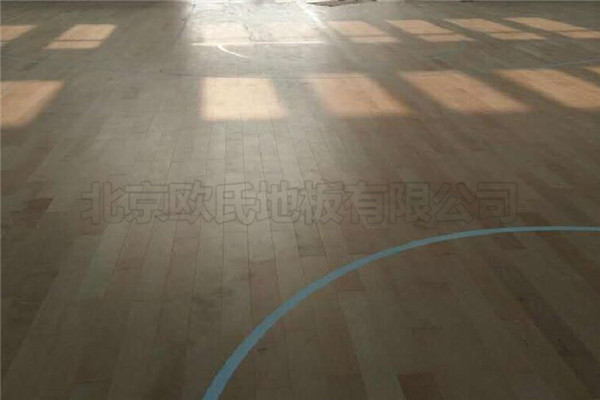 煙臺開發(fā)區(qū)第十小學(xué)運動木地板工程案例 煙臺開發(fā)區(qū)第十小學(xué)運動木地板工程案例