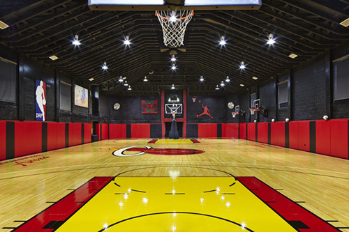  建造一個籃球館的成本是多少錢