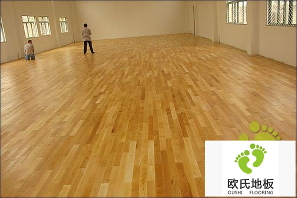 在選購體育木地板的時候應(yīng)該注意哪些問題？