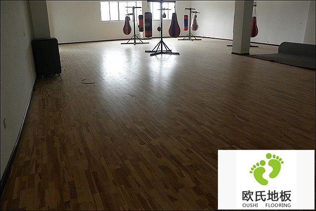 體育實(shí)木地板，不是一般的實(shí)木地板