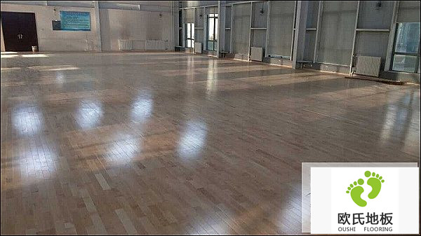 保持體育木地板長期光亮如新的秘訣