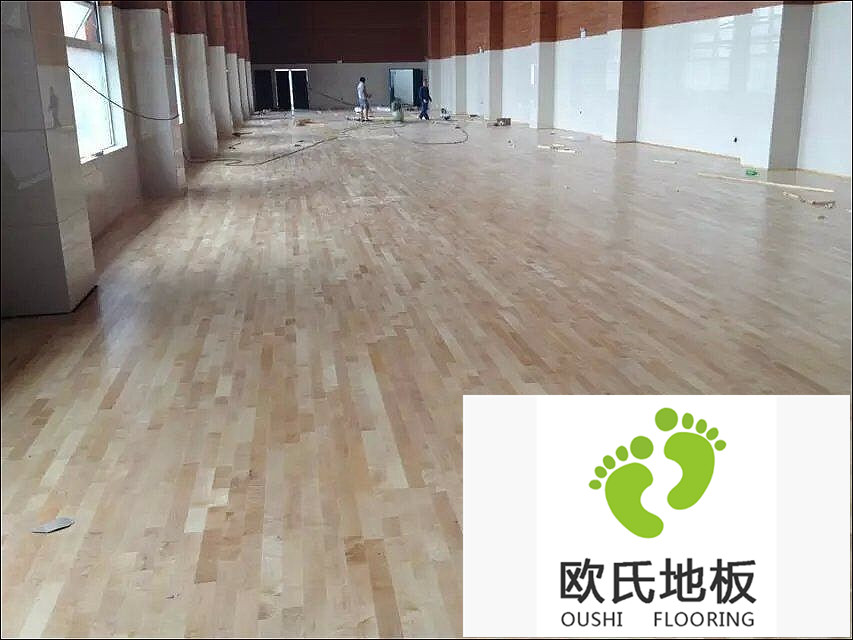 選購實木運動地板時應(yīng)注意些什么？