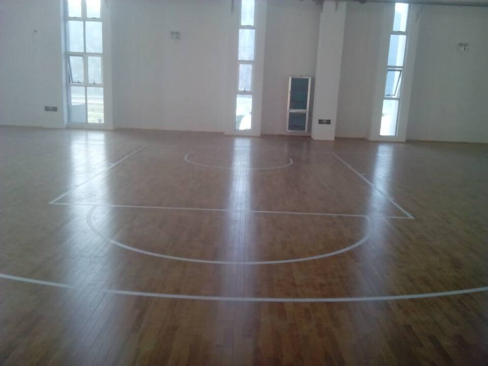 運(yùn)動(dòng)地板,實(shí)木運(yùn)動(dòng)地板圖片