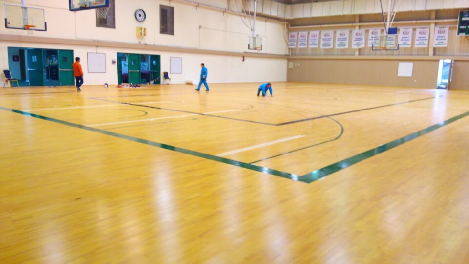 實(shí)木籃球場(chǎng)地板